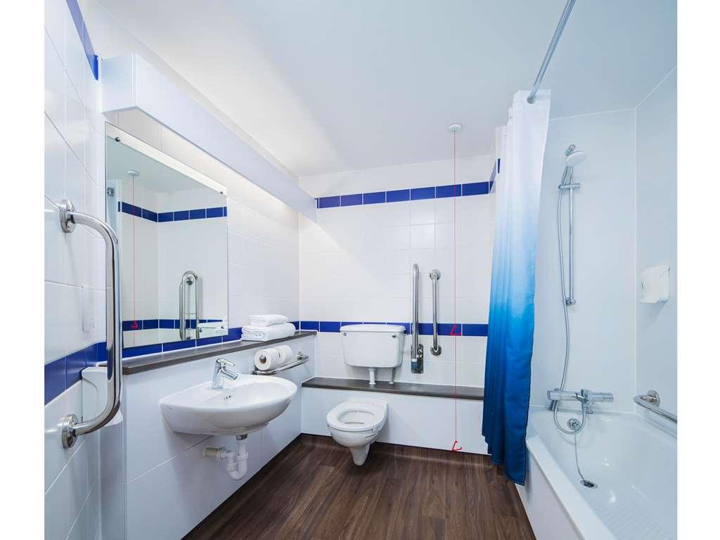 Travelodge Bath Central Kamer foto