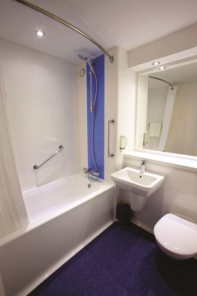 Travelodge Bath Central Kamer foto