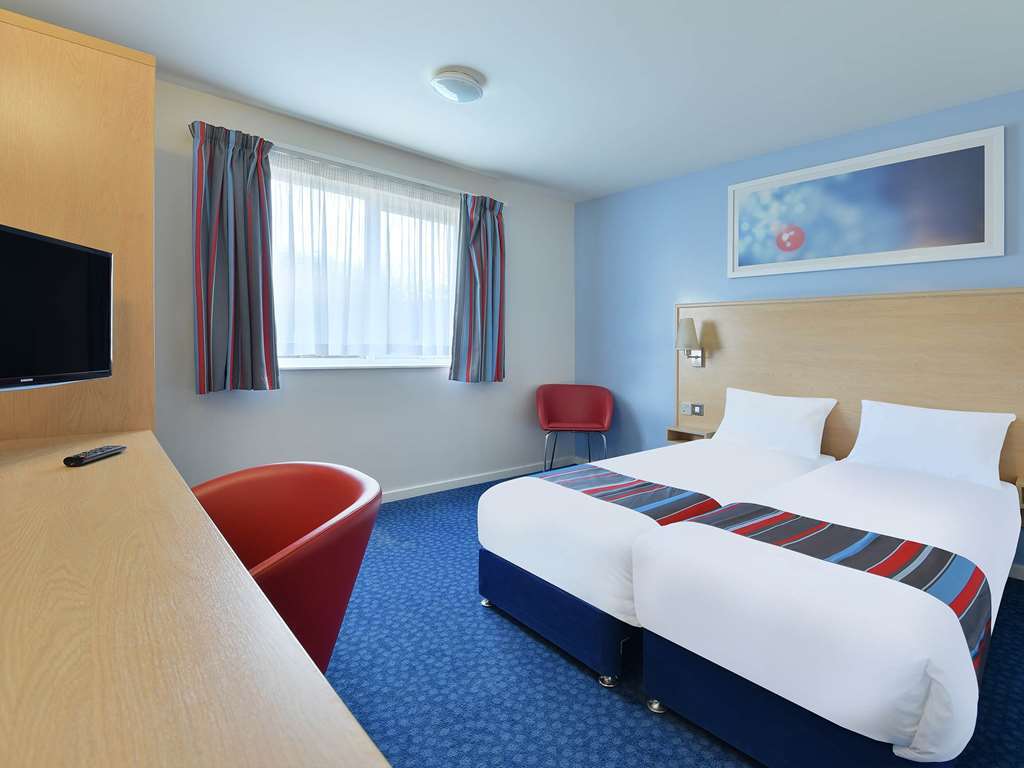 Travelodge Bath Central Kamer foto